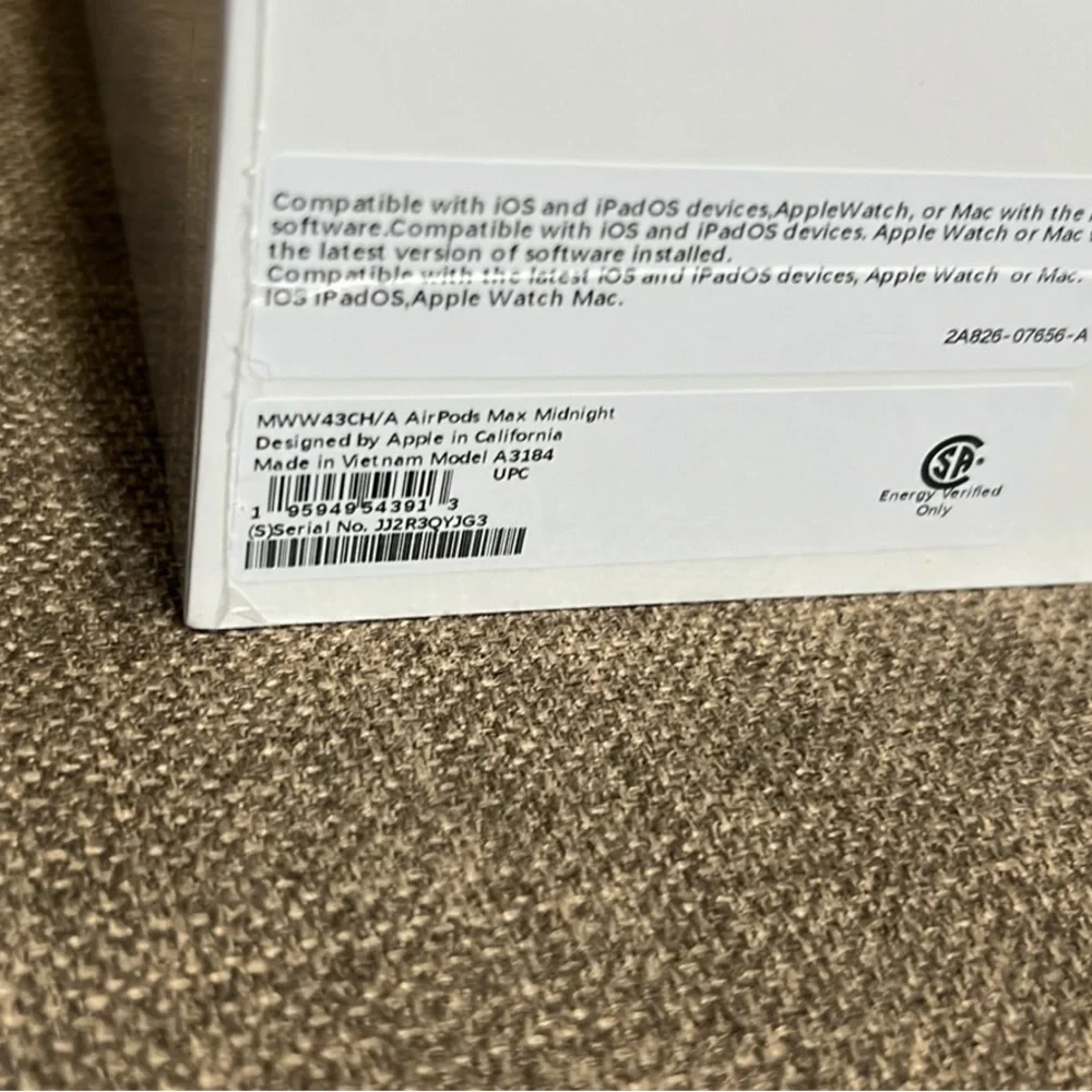 Sealed hard to find Apple AirPods Max in Midnight Black - Picture 4 of 4